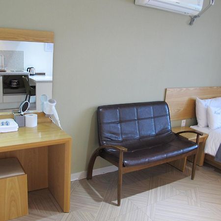 Lium Spa Hostel Yeosu Bagian luar foto