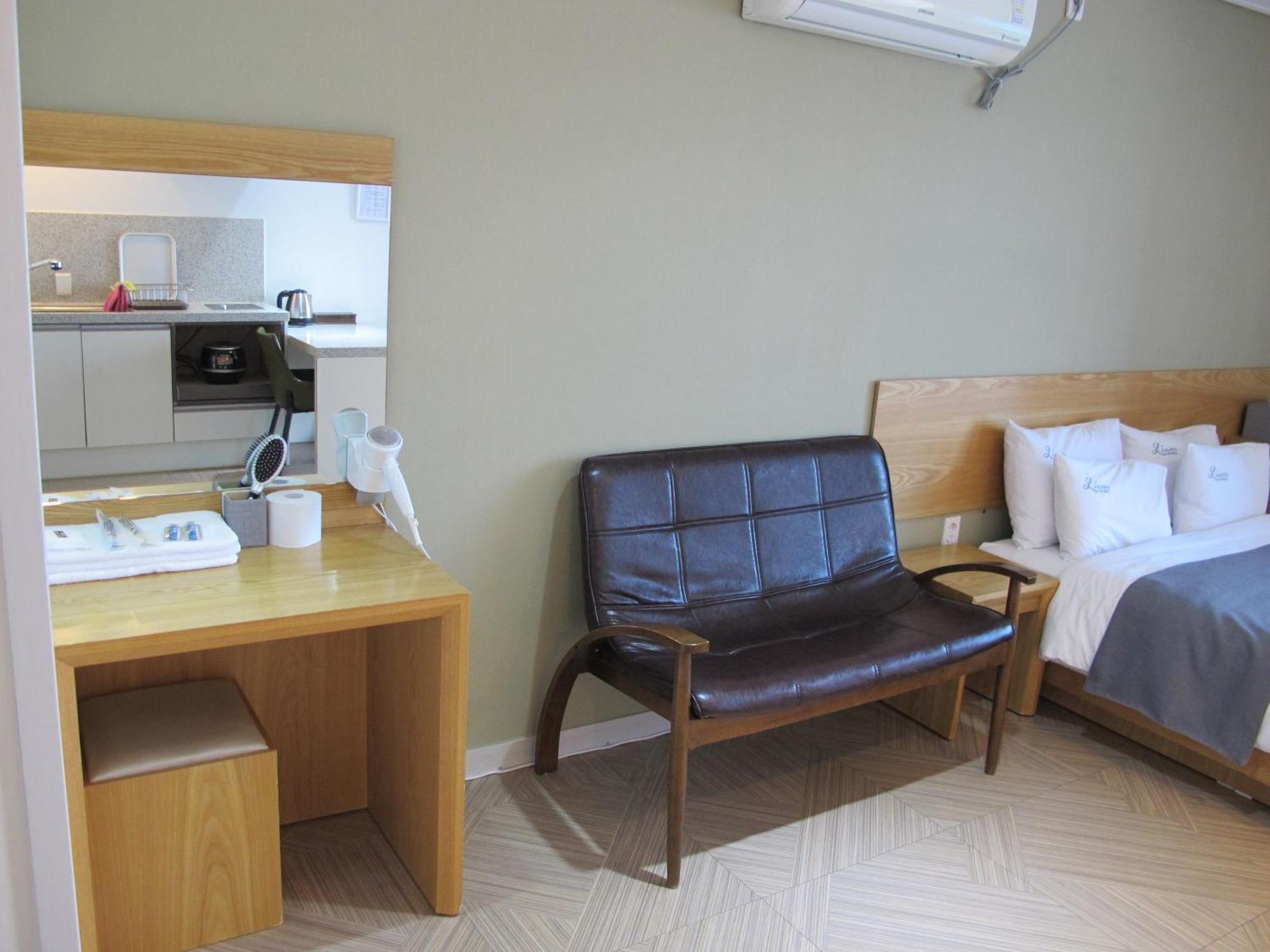 Lium Spa Hostel Yeosu Bagian luar foto