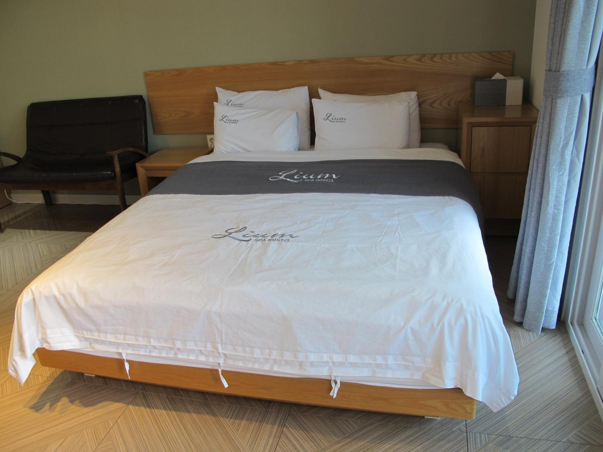 Lium Spa Hostel Yeosu Bagian luar foto