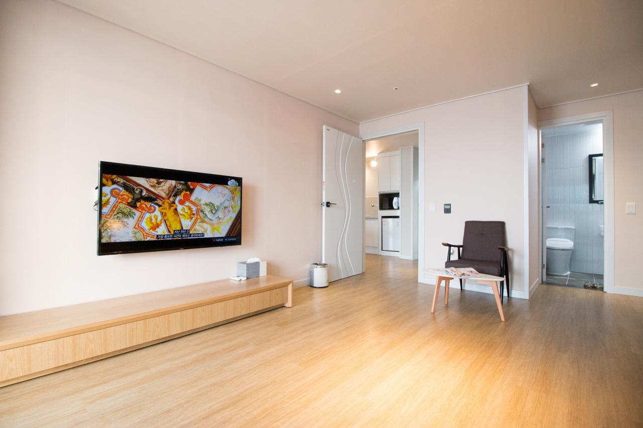 Lium Spa Hostel Yeosu Bagian luar foto