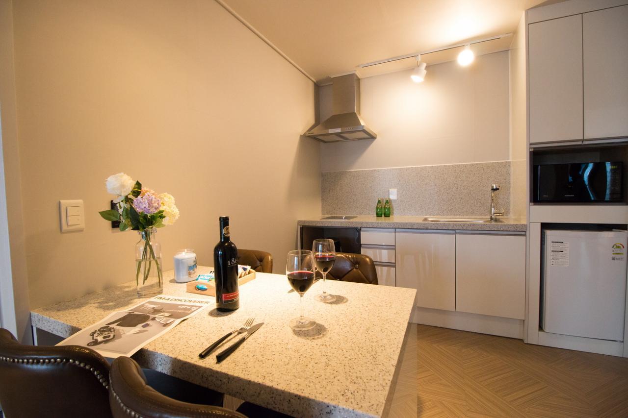 Lium Spa Hostel Yeosu Bagian luar foto