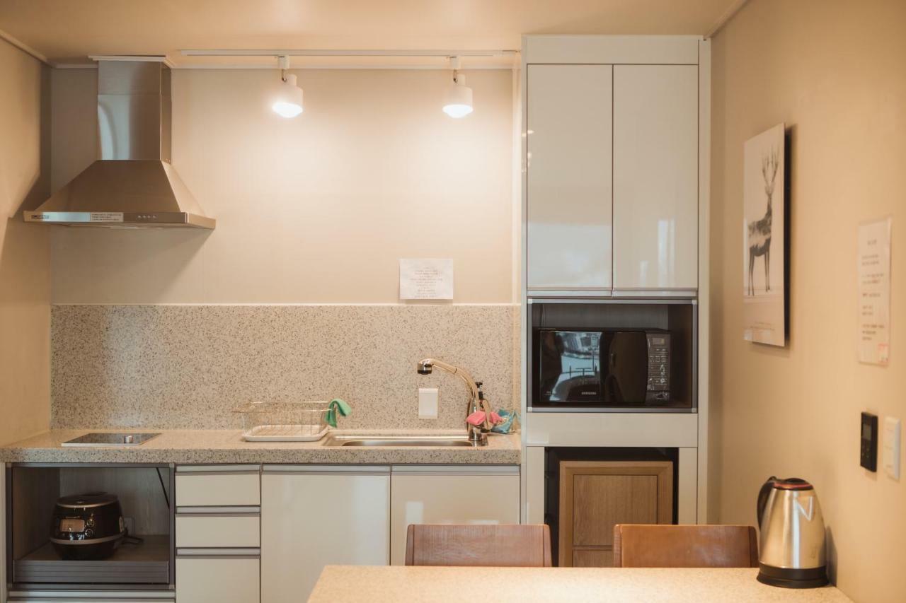 Lium Spa Hostel Yeosu Bagian luar foto
