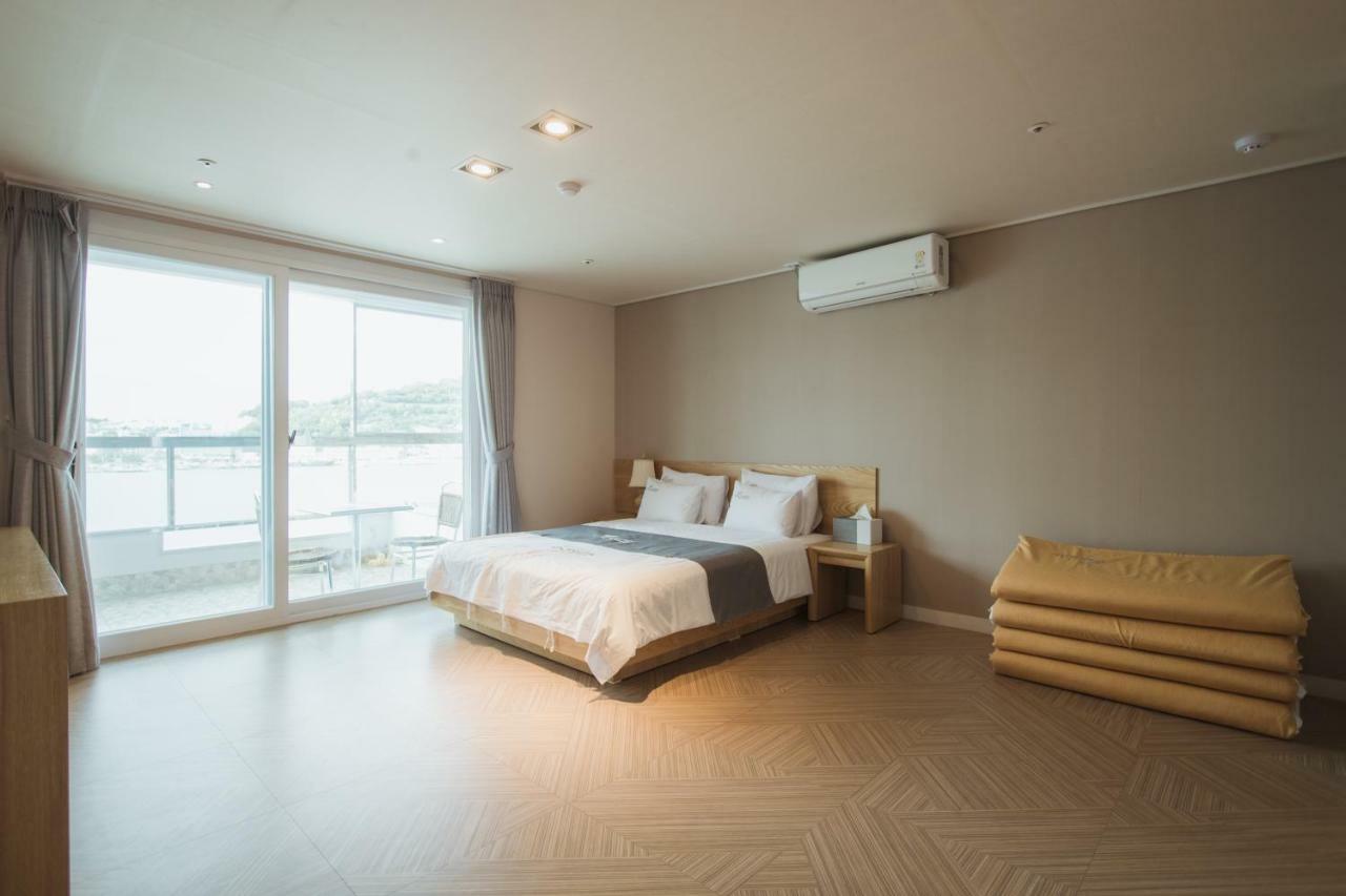 Lium Spa Hostel Yeosu Bagian luar foto