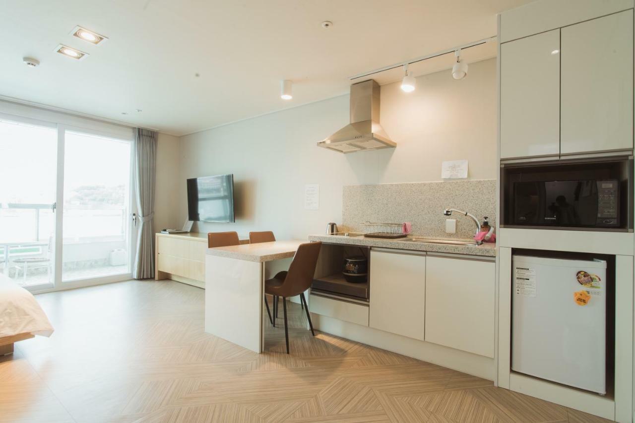 Lium Spa Hostel Yeosu Bagian luar foto