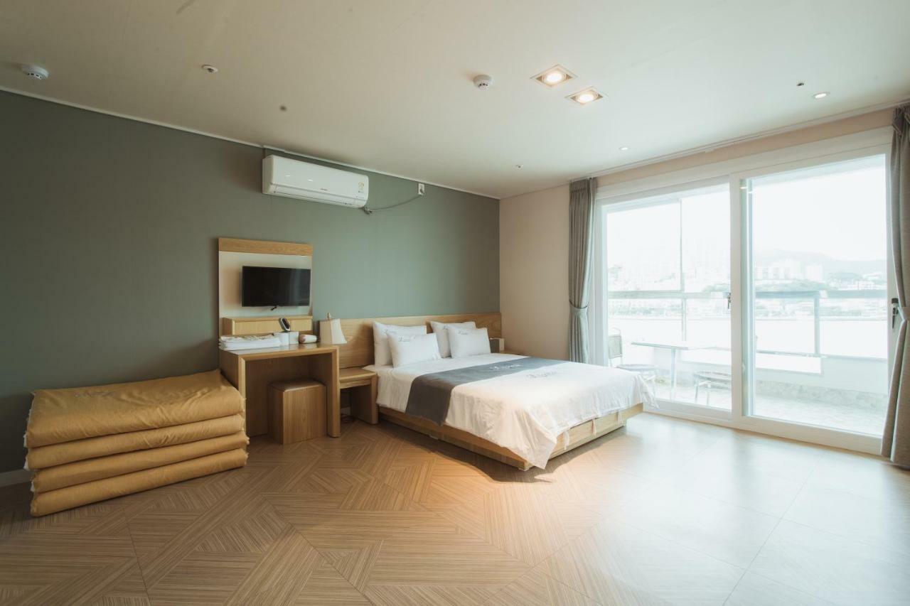 Lium Spa Hostel Yeosu Bagian luar foto