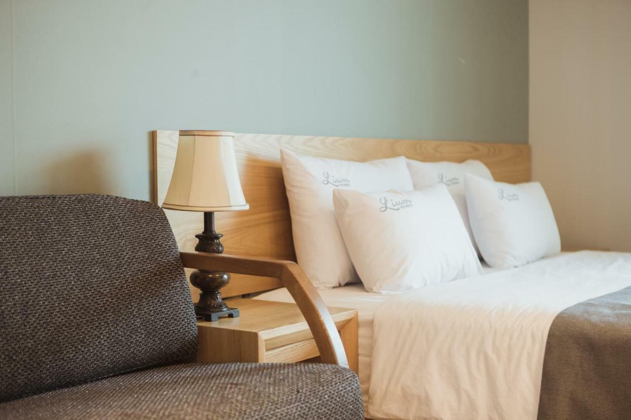 Lium Spa Hostel Yeosu Bagian luar foto