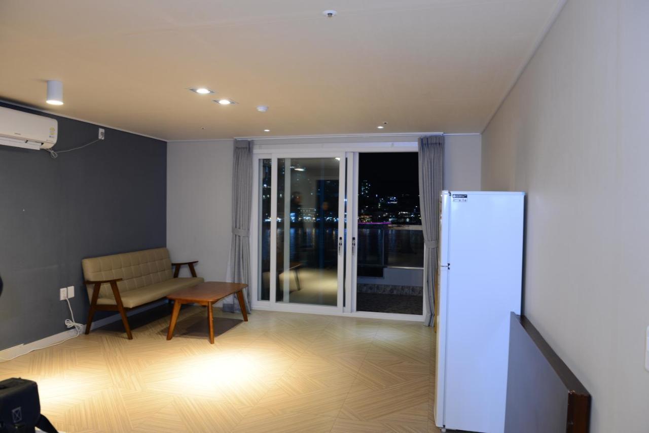 Lium Spa Hostel Yeosu Bagian luar foto