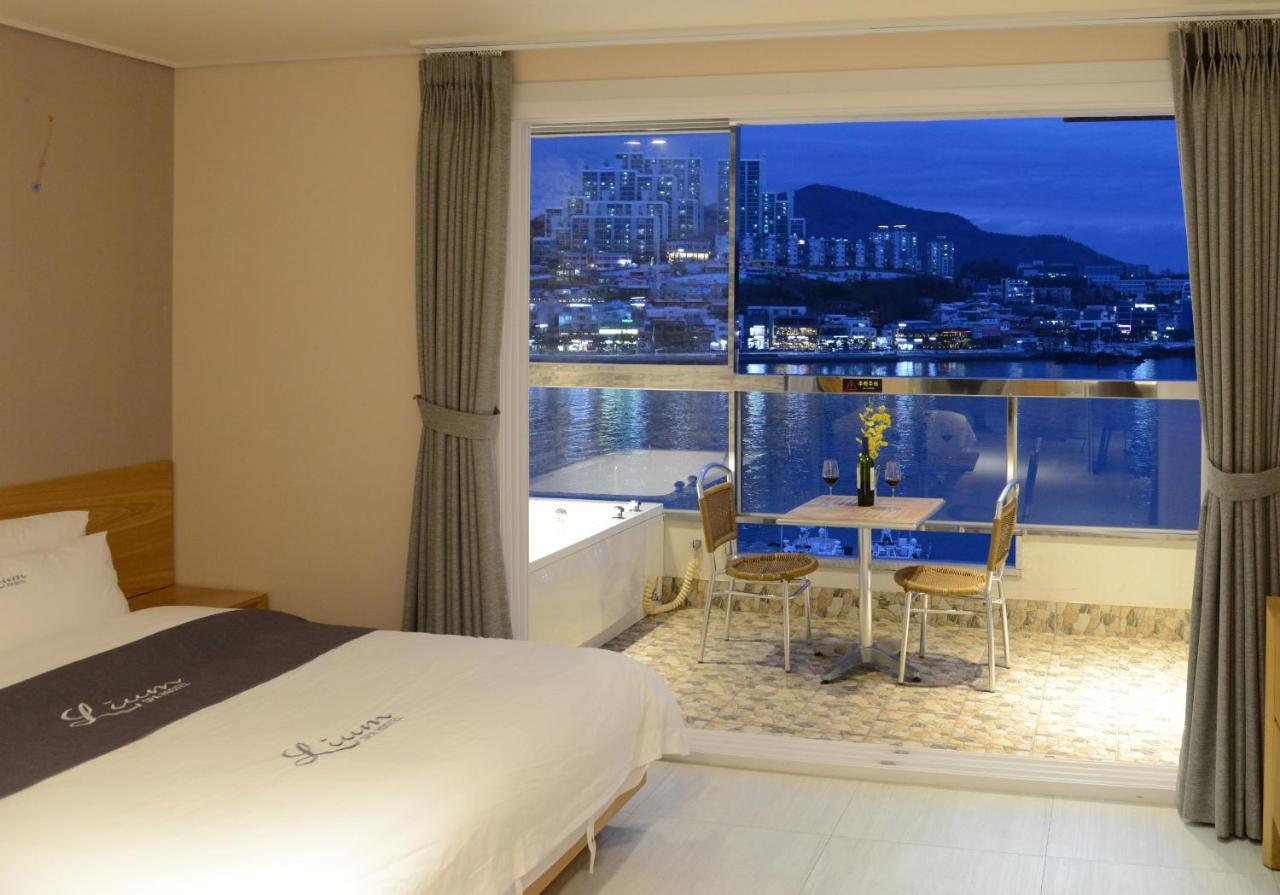 Lium Spa Hostel Yeosu Bagian luar foto
